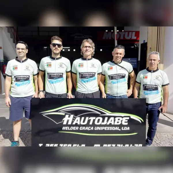 Trabalho da equipa HautoJabe na oficina