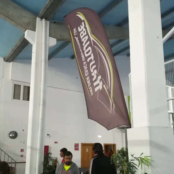 Trabalho da equipa HautoJabe na oficina
