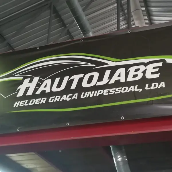 Trabalho da equipa HautoJabe na oficina