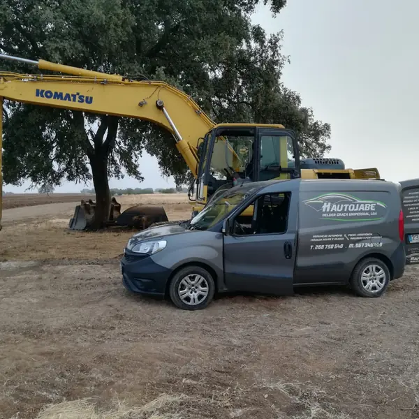 Trabalho da equipa HautoJabe na oficina