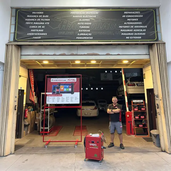 Trabalho da equipa HautoJabe na oficina